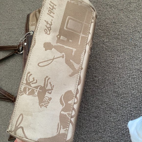 VINTAGE COACH HORSE AND CARRIAGE TOTE BAG - BROWN LEATHER TRIM - BAG CHARM - Picture 6 of 9